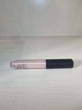 NARS Radiant Creamy Concealer- Light 2 Vanilla